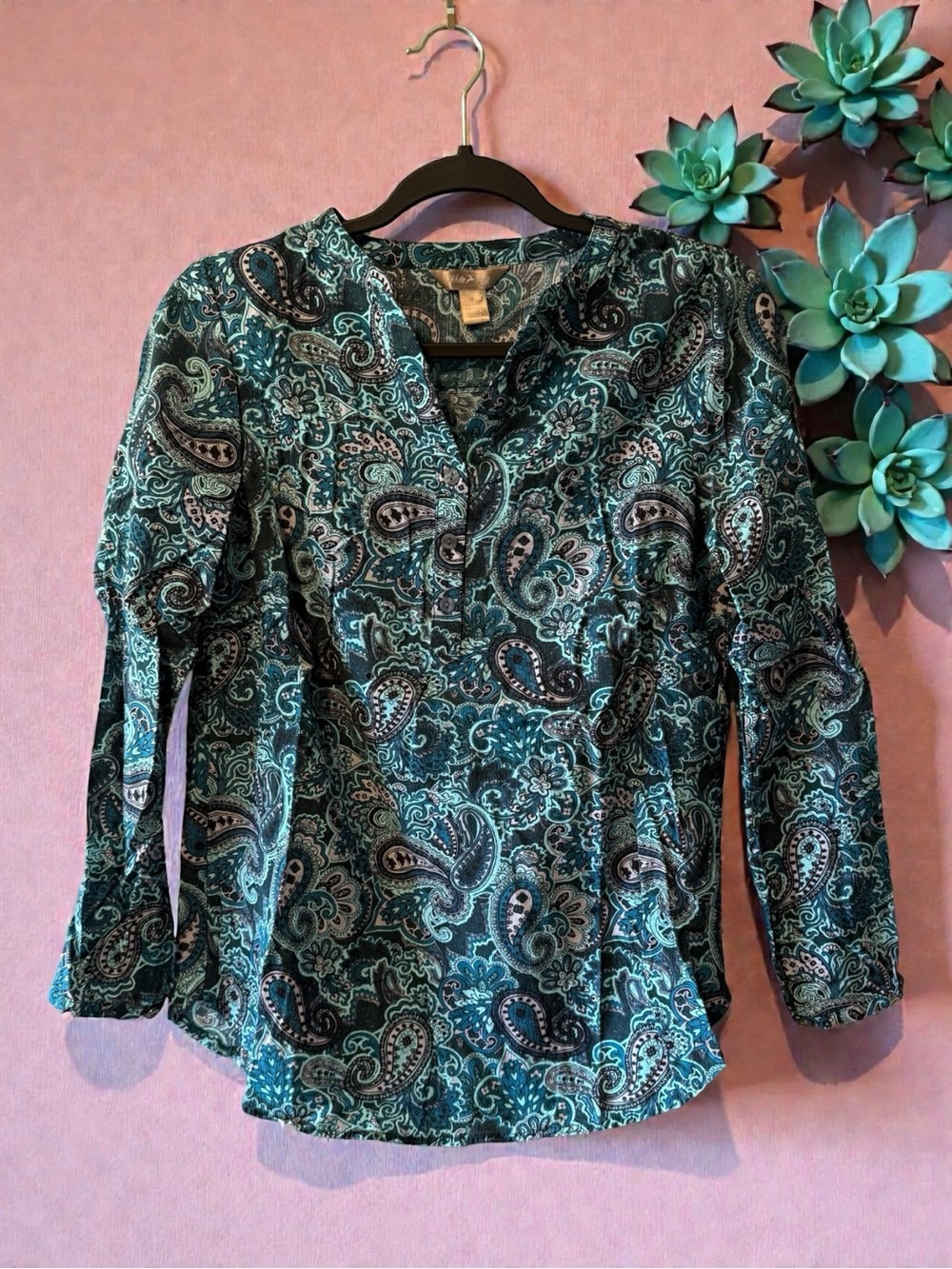 White Stag Teal/Aqua/Black/Pale Pink Paisley/Floral Print Top